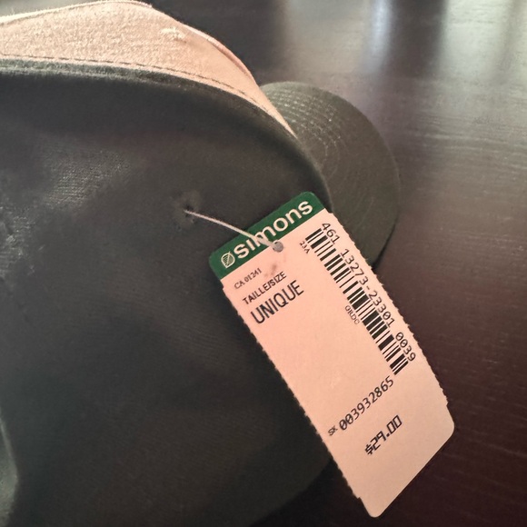 Nwt hat - Picture 3 of 3